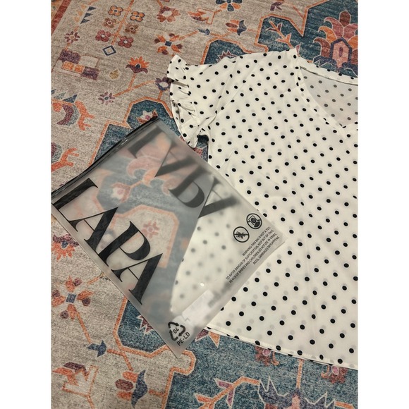 NWT white black polka dot vneck ruffle short sleeve blouse old money staple‎ top - Picture 2 of 8